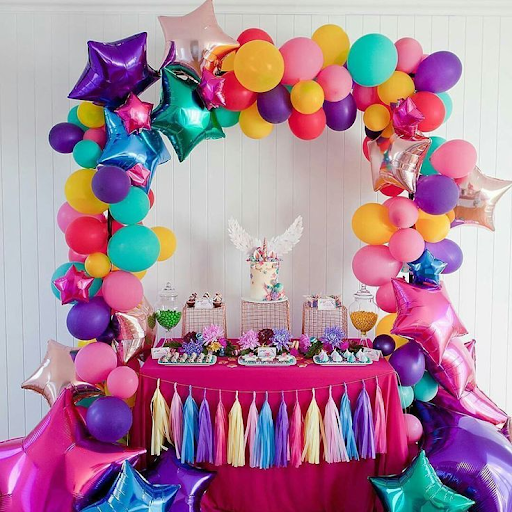 Декоративная арка с воздушными шарами для вашего праздника